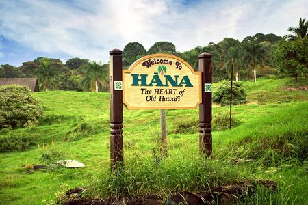 VIP Private Road to Hana Tour in Cadillac Escalade with Pickup