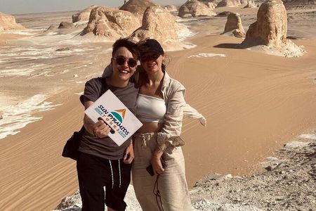 Private 2 Days Jeep Safari to White Desert and Bahariya Oasis