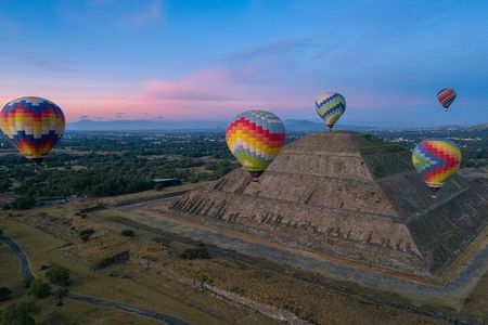 Balloon Flight and Tour in Teotihuacán from Mexico City