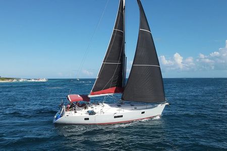 Private Karibe Sailing and Snorkeling Tour