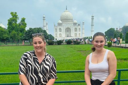 Taj Mahal Day Tour From Delhi by Superfast Train