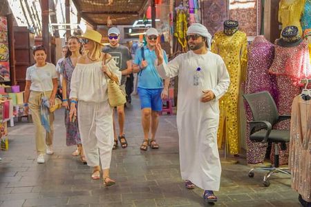  Discover Old Dubai Walking Tour With Food Tasting 