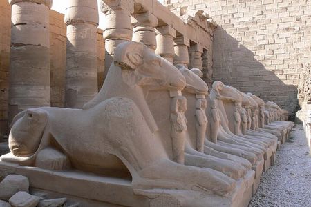 discover Luxor in one day To East and West Bank Tombs & Temples