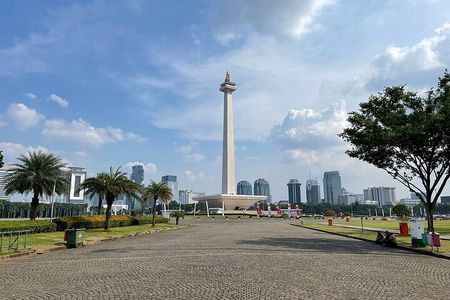 Jakarta Half-Day Guided Tour with a Private Fun Local Host