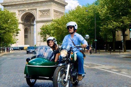 Retro Side-Car Tour in Paris and River Cruise