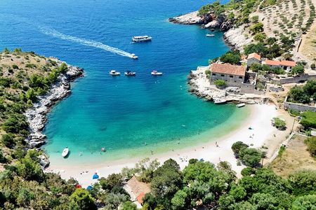 Private tour from Hvar-Red Rocks,Pakleni Island &southern beaches