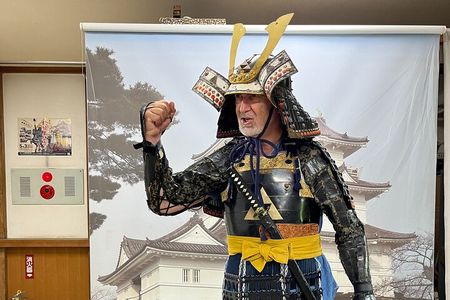Odawara Castle Sightseeing Tour by Shinkansen