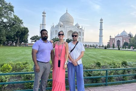 4 Days Luxury Golden Triangle Tour to Agra and Jaipur From Delhi
