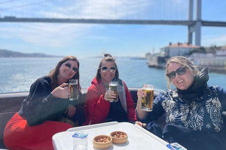 Bosphorus Yacht Cruise with Stop on the Asian Side