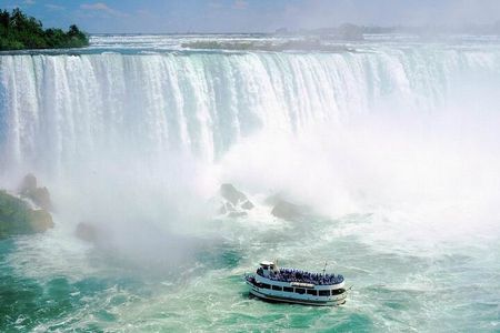 3 Day and 2 Night Tour: Toronto, 1000 Islands, and Niagara Falls