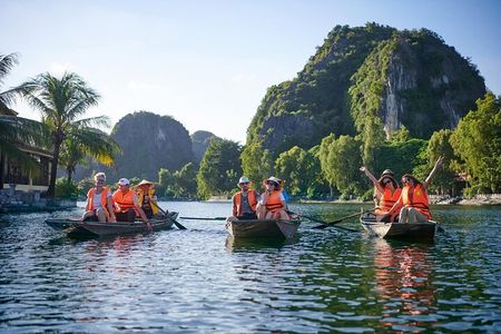 Ninh Binh: The best of Hoa Lu, Hang Mua Hiking, Tam Coc Boat Tour