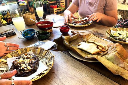 Street Food and Markets Tour, Meat or Veggie Options