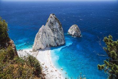 Zakynthos Small Boat Tour to Keri Mizithres and Marathonisi