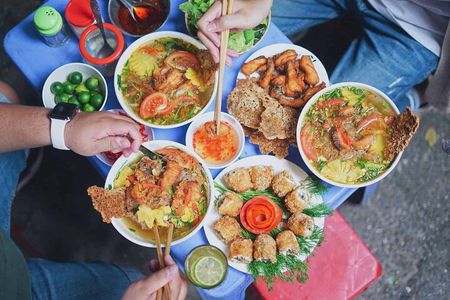 Hanoi Old Quarter Street Food Private Tour With Funny Guides