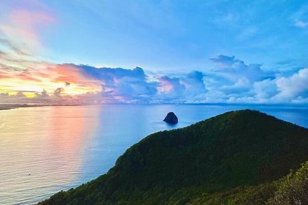 Dawn of the Summits: Hiking and Breakfast Facing the Sun