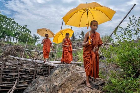 2-Day Phnom Penh to Siem Reap and Angkor Wat Temples