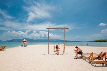 Pig Island Snorkeling & Sightseeing Tour By Speedboat From Koh Samui