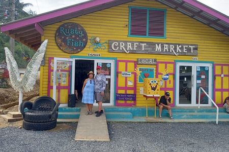 Chocolate Factory,Wildlife Encounter,Sightseeing,Beach in Roatan 