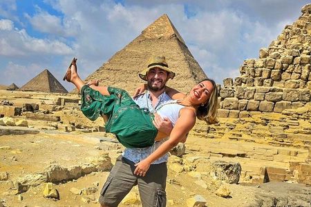 Cairo Pyramids, Sphinx, Egyptian Museum with lunch from Hurghada