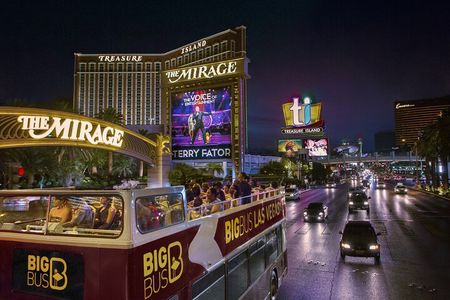 Las Vegas After Dark: Adult-only Night Tour with Free Drink