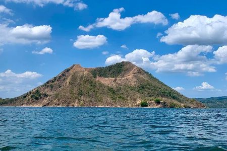 A Full Day Tour Adventure From Manila’s History to Volcano Views
