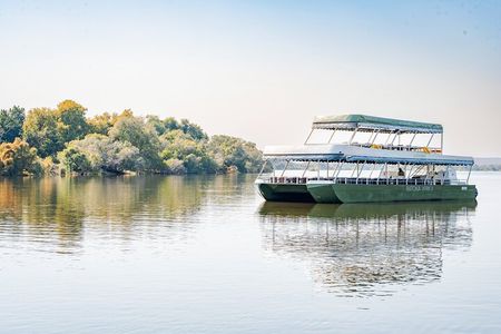 Zambezi Sunset Cruise – Wildlife, Drinks & Breathtaking Views