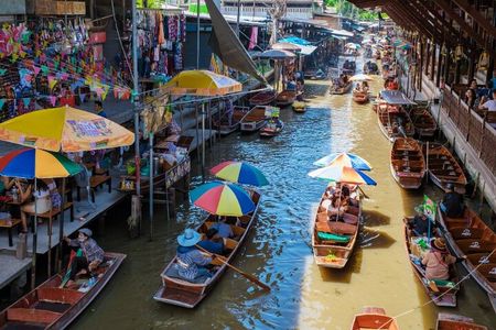 Half-Day Railway Market and Floating Market Tour in Thailand