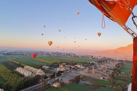 Hot Air Ballon Luxor Early Sunrise