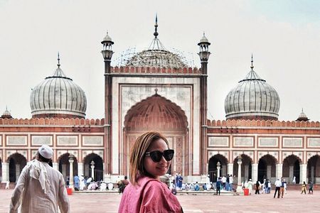 New Delhi: Private Guided Delhi Temples And Spiritual Tour by Car