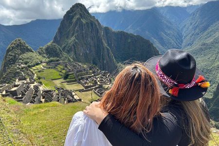 Private Luxury Machu Picchu Tour with Buffet Lunch