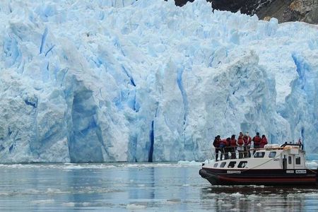  Sailing to San Rafael Lagoon from Puerto Tranquilo Summer only