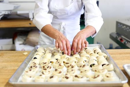 3-Hour Croissant & Pastry Cooking Class With Local Baker in Paris