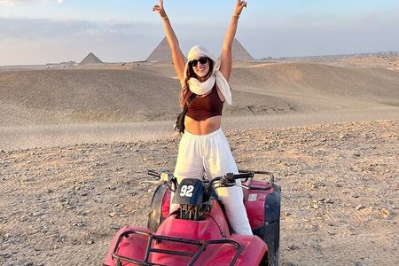 Tour With female Guide To Giza Pyramids, Sphinx, Camal Ride