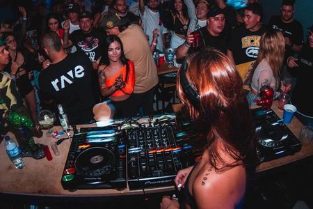 A night in Medellin with Rooftops and Nightclubs of El Poblado