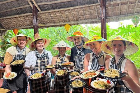Hoi An Cooking Class(Market,BasketBoat Crabfishing&Cooking Class)