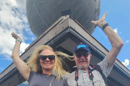 Middle of the World + Pululahua Crater in half-day