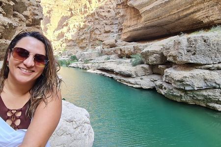 Private Tour Wadi Shab & Sinkhole Tour – Swim, Hike & Explore