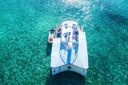 Isla Saona y Altos de Chavón: Excursión en Catamarán