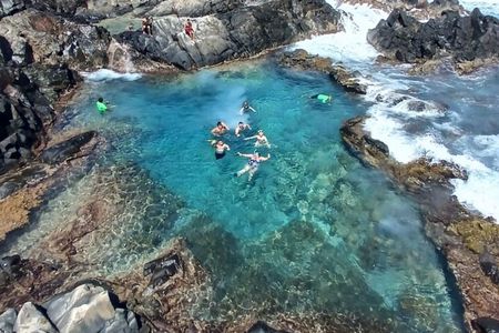Private Tour 4x4 Jeep by cross aruba tours
