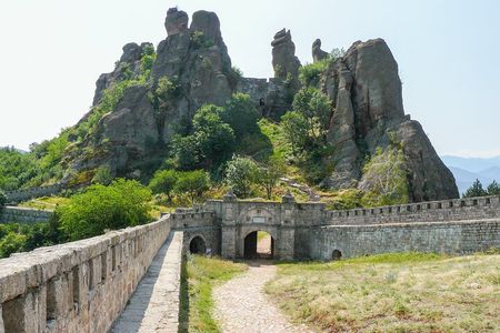 Small Group Tour to Belogradchik Fortress&Venetsa Cave from Sofia