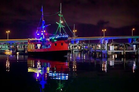 Miami Party Boat Cruise Music & Skyline Views 1 hour 20min of fun
