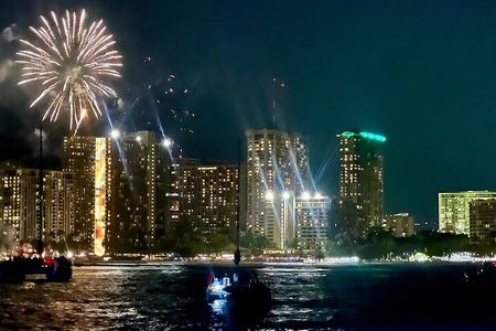 Friday Night Waikiki Fireworks Cruise