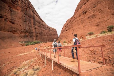 3 night Uluru, Kata Tjuta and Kings Canyon Camping Adventure