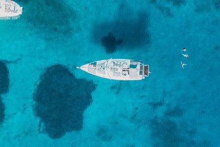 Sailing Cruise to Dia Island with Meal and Water Activities