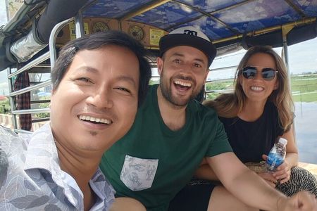10 Stop Phnom Penh Tour by Tuk-Tuk, includes S21 & Killing Fields