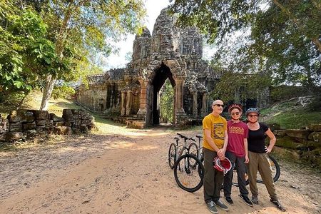 Angkor Wat Cycling Tour With local Tour Guide from Siem Reap