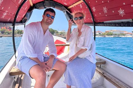 Full Day NAKUPENDA SANDBANK and STONE TOWN ( Lunch included )