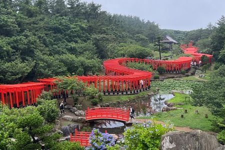 Takayama Inari Shrine & Tsurunomai-hashi bridge Tour