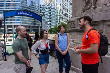 Chicago's Riverwalk & History 2 Hour Small Group Walking Tour