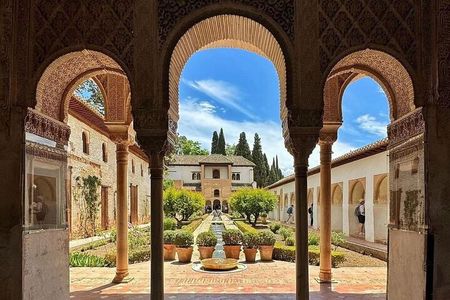 Private Tours Alhambra : Tickets & Tour Guide & Skip-the-Line
